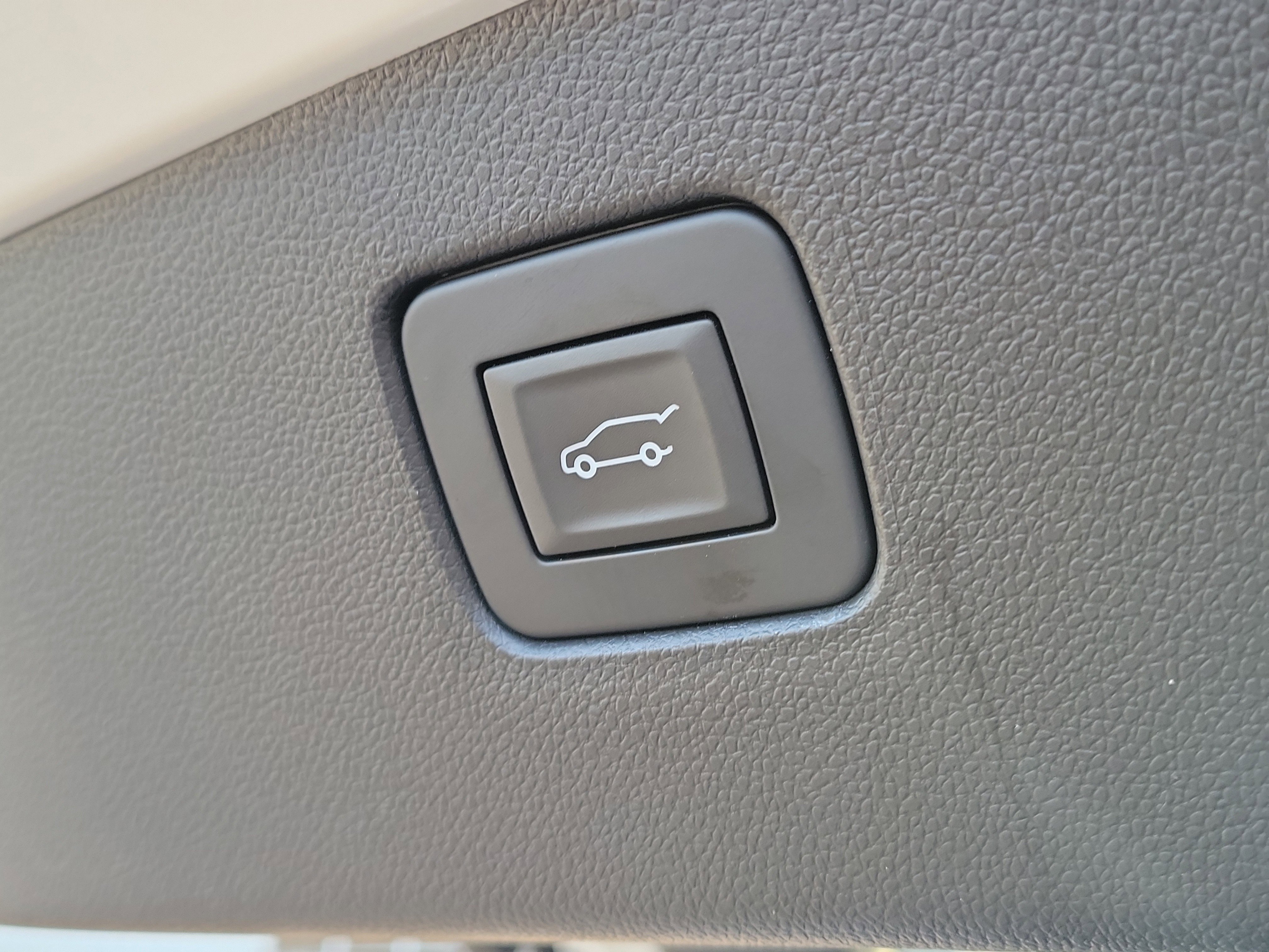 Certified 2025 Buick Envista Avenir image 9