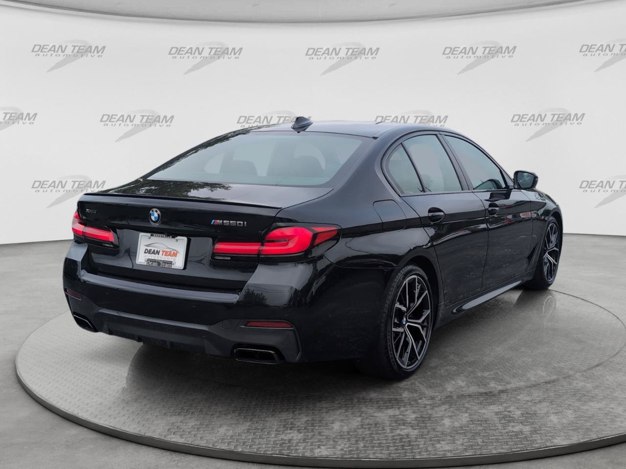 Used 2022 BMW M550i xDrive w/ Executive Package AWD/4WD image 7