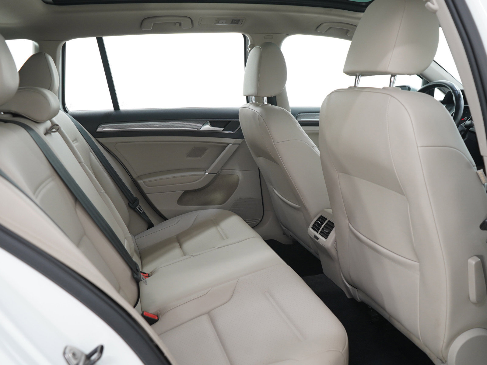 Used 2017 Volkswagen Golf Alltrack SE image 13