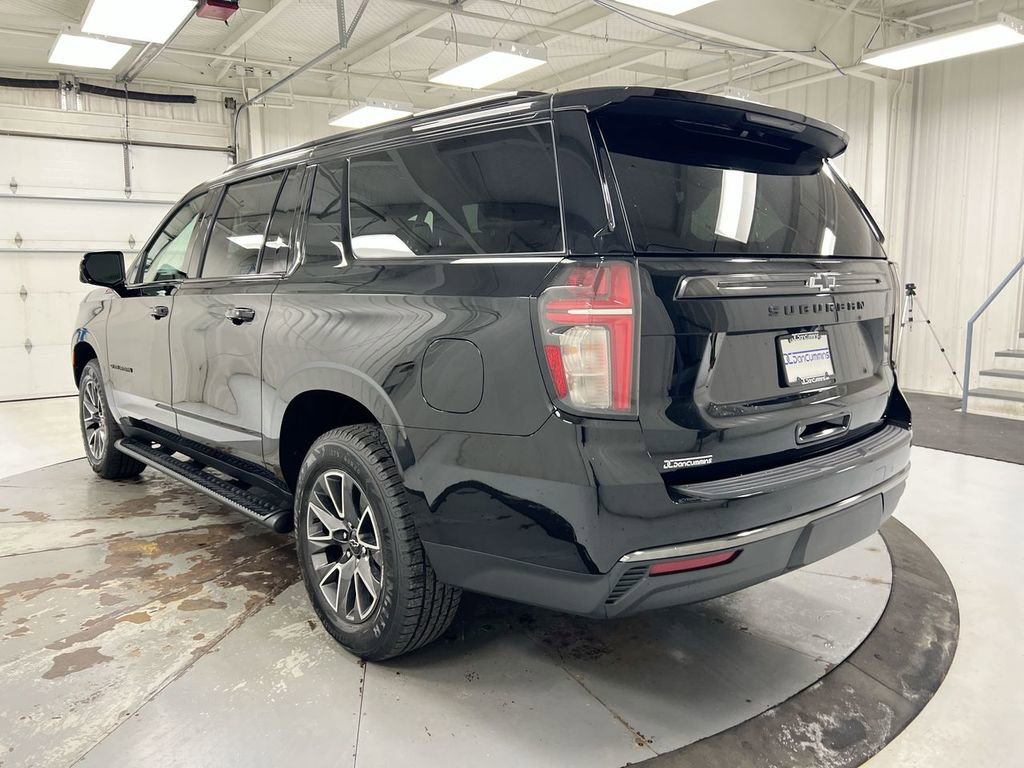 Used 2022 Chevrolet Suburban Z71 w/ Luxury Package image 4