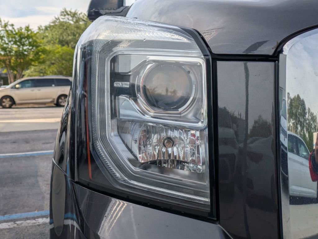 Used 2018 GMC Yukon SLE w/ SLE Value Package image 10