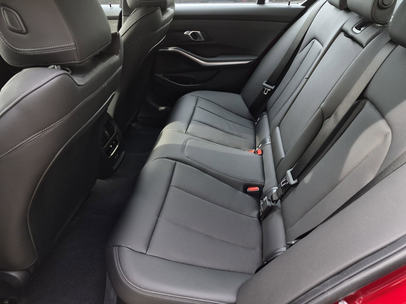 New 2026 BMW 330i xDrive Sedan w/ M Sport Package image 30