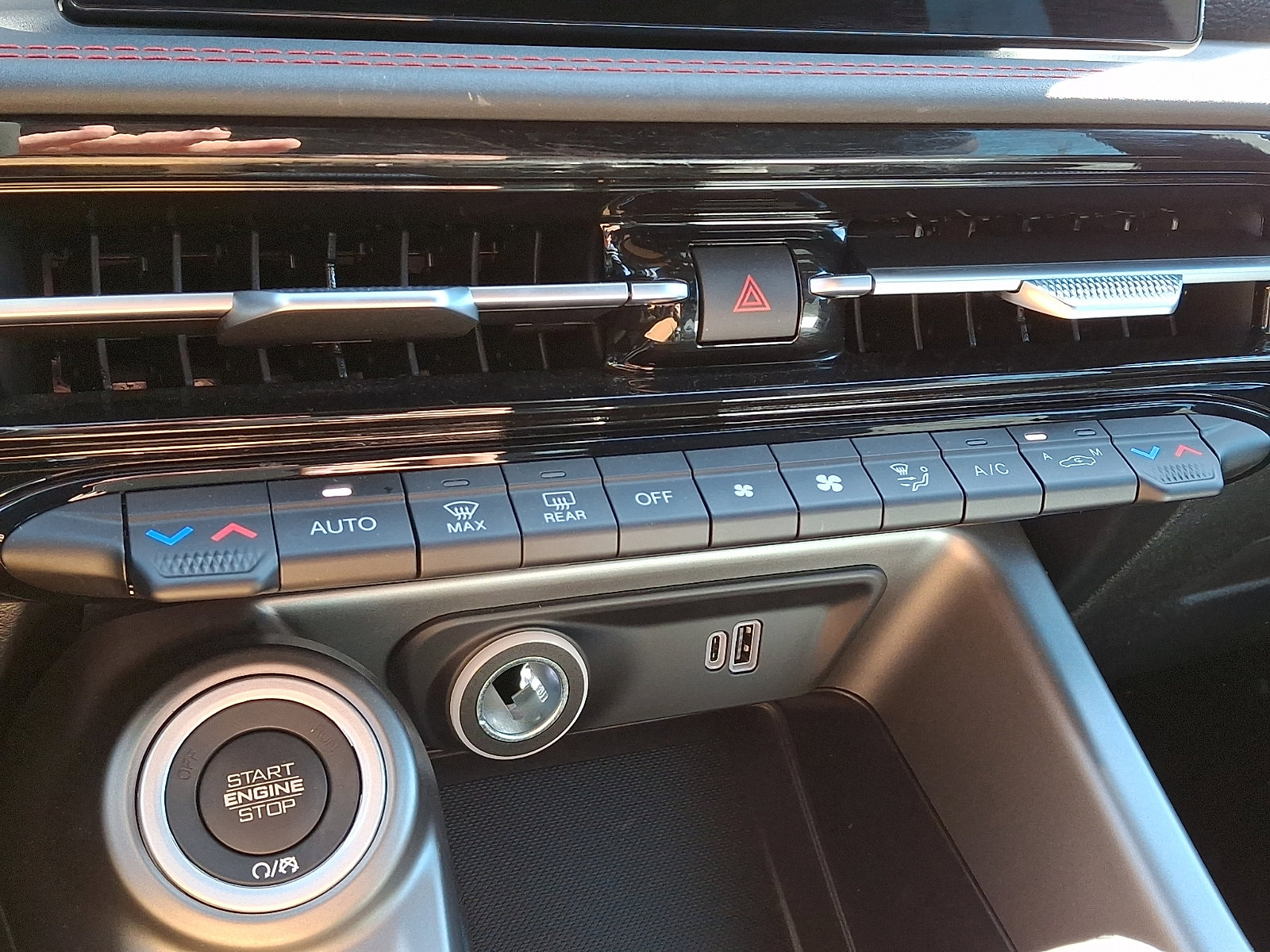 Used 2024 Dodge Hornet R/T w/ R/T Blacktop Package AWD/4WD image 15
