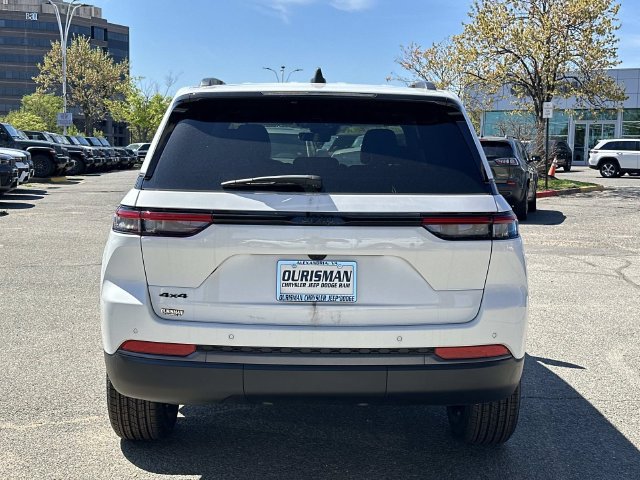 New 2026 Jeep Grand Cherokee Altitude AWD/4WD image 3
