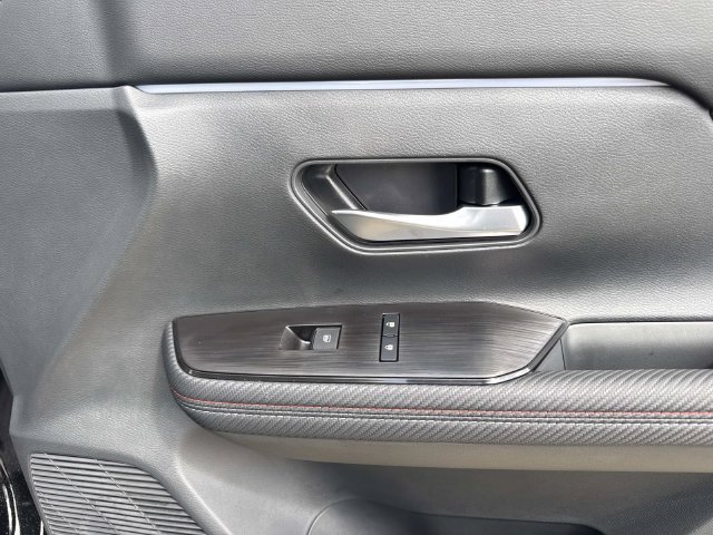 New 2027 Nissan Kicks SR FWD image 17