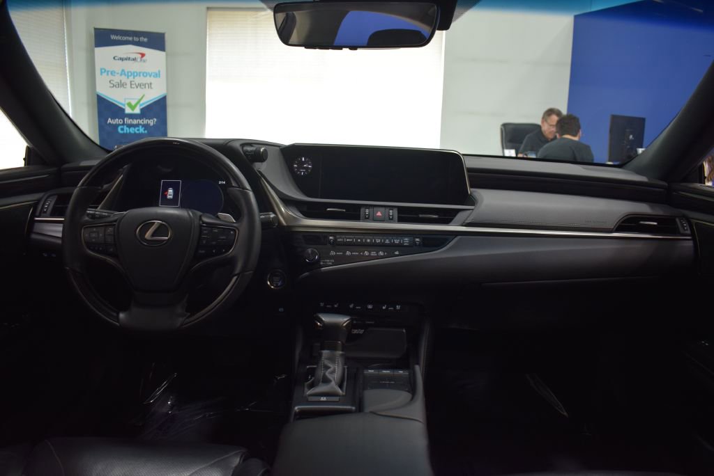 Used 2019 Lexus ES 350 Ultra Luxury image 11