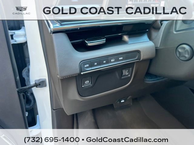 Used 2023 Cadillac Escalade Premium Luxury w/ LPO, Floor Liner Package AWD/4WD image 26