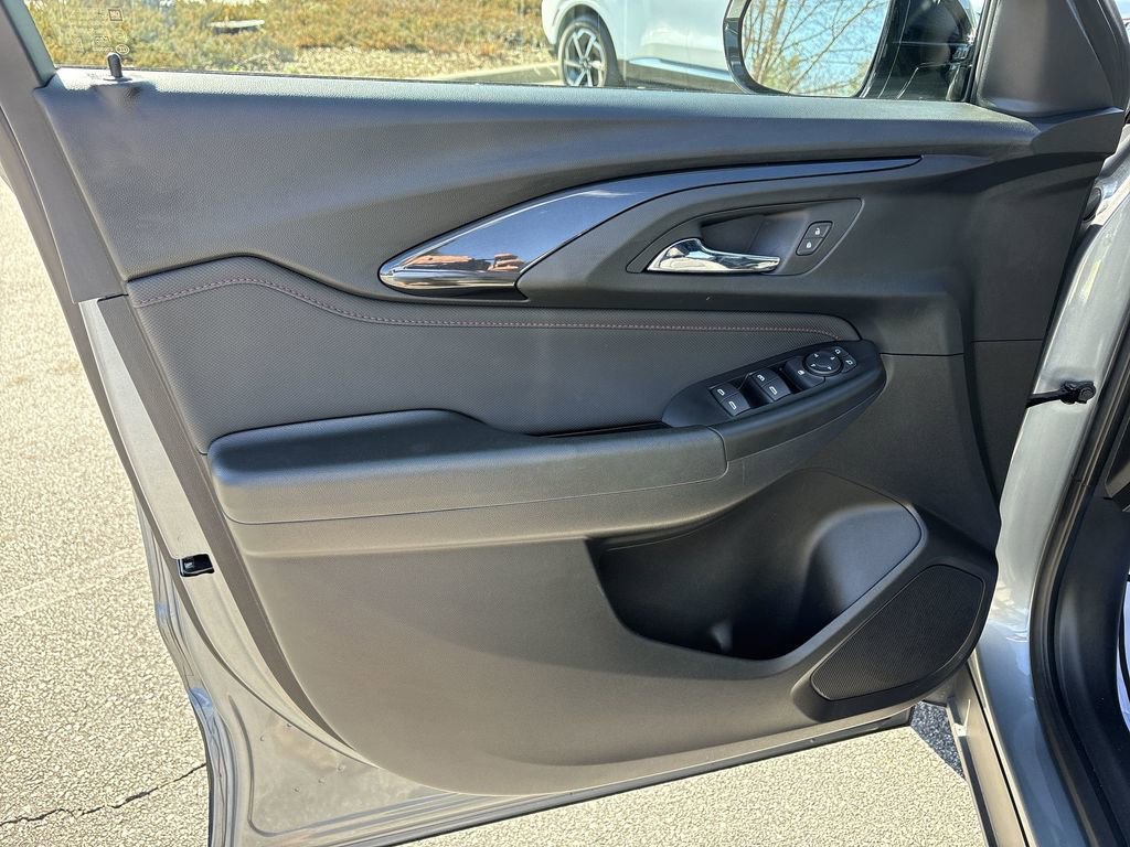 Used 2023 Chevrolet TrailBlazer RS image 23