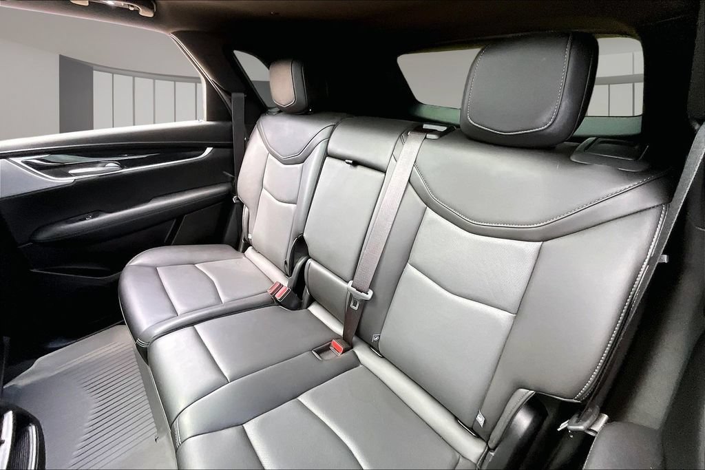 Used 2025 Cadillac XT5 Premium Luxury w/ Technology Package AWD/4WD image 27