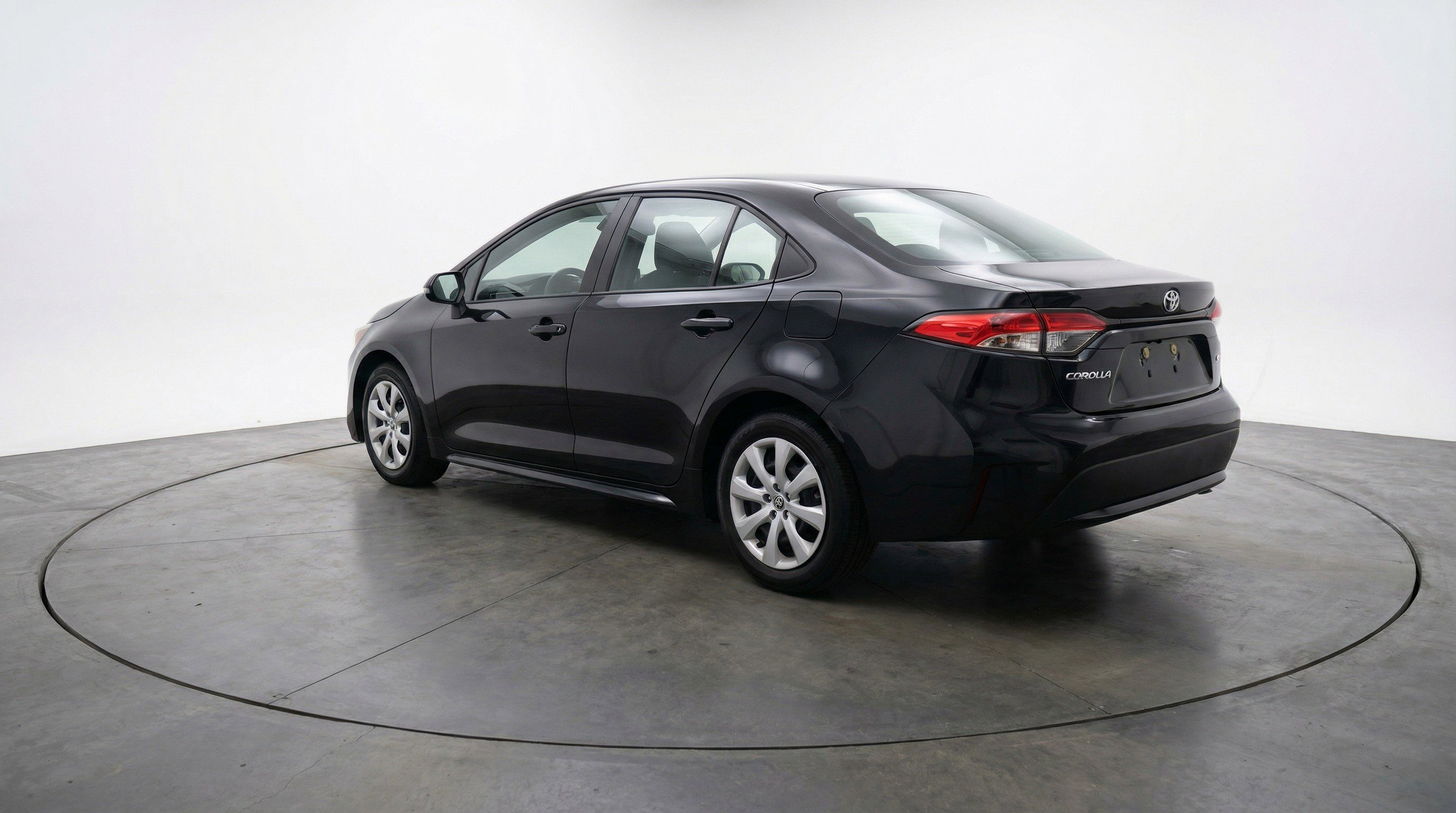 Used 2025 Toyota Corolla LE FWD image 6