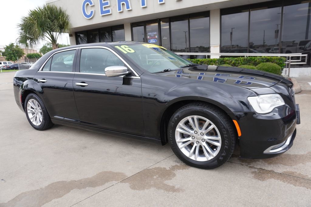 Used 2016 Chrysler 300 C RWD image 1