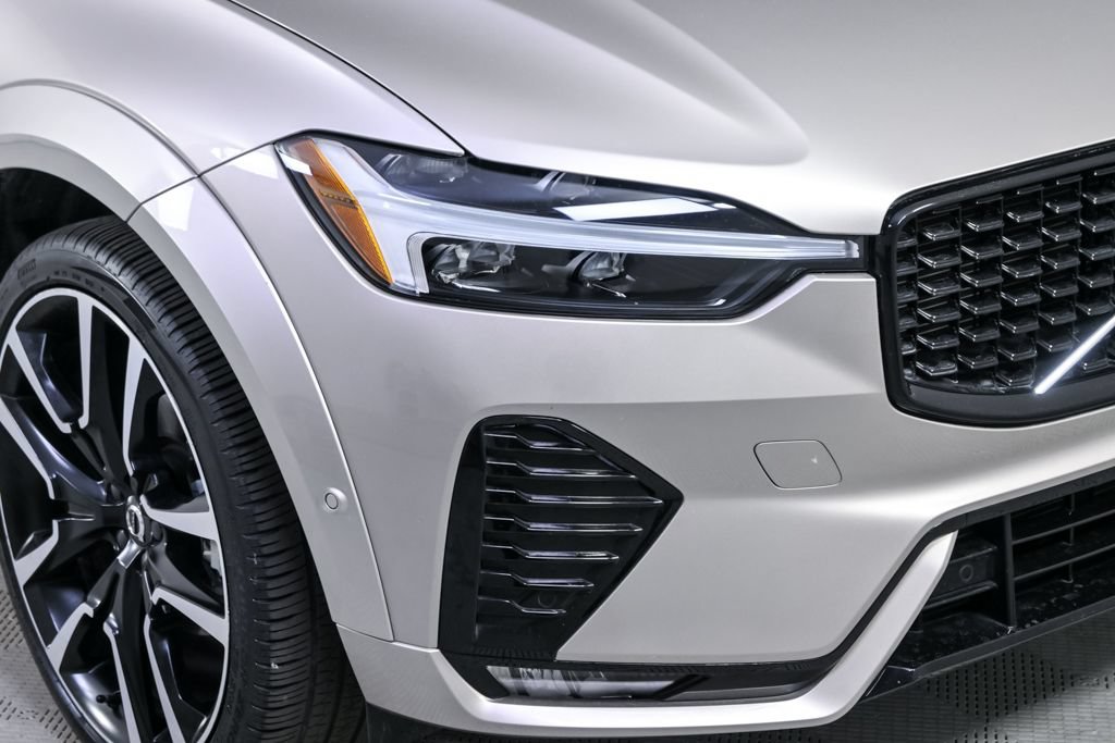 Certified 2024 Volvo XC60 B5 Ultimate AWD/4WD image 38