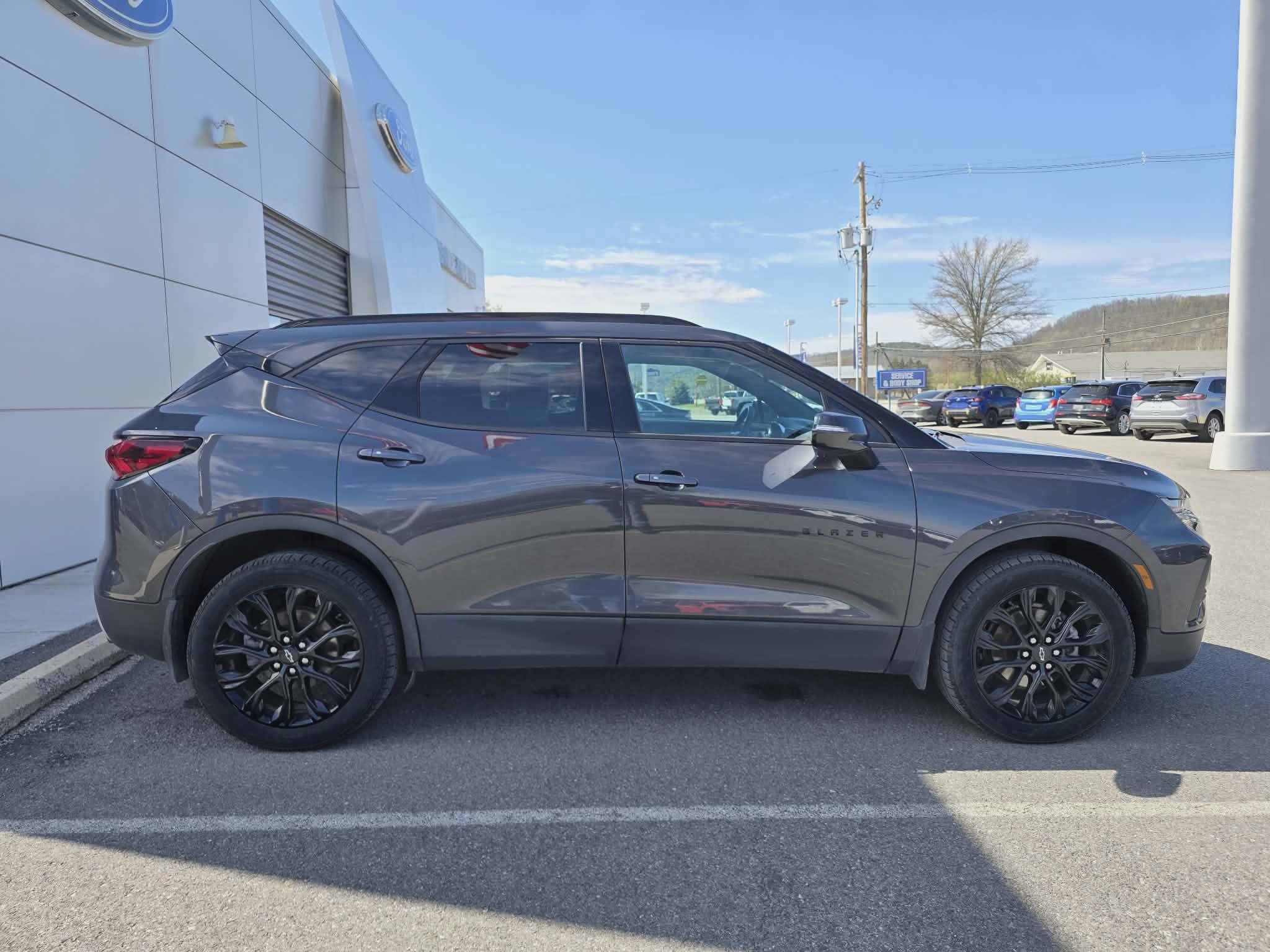 Used 2022 Chevrolet Blazer LT AWD/4WD image 2