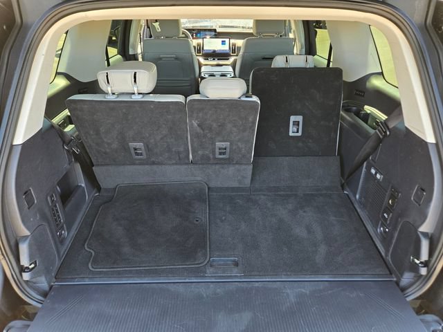 Used 2025 Ford Expedition Active AWD/4WD image 13