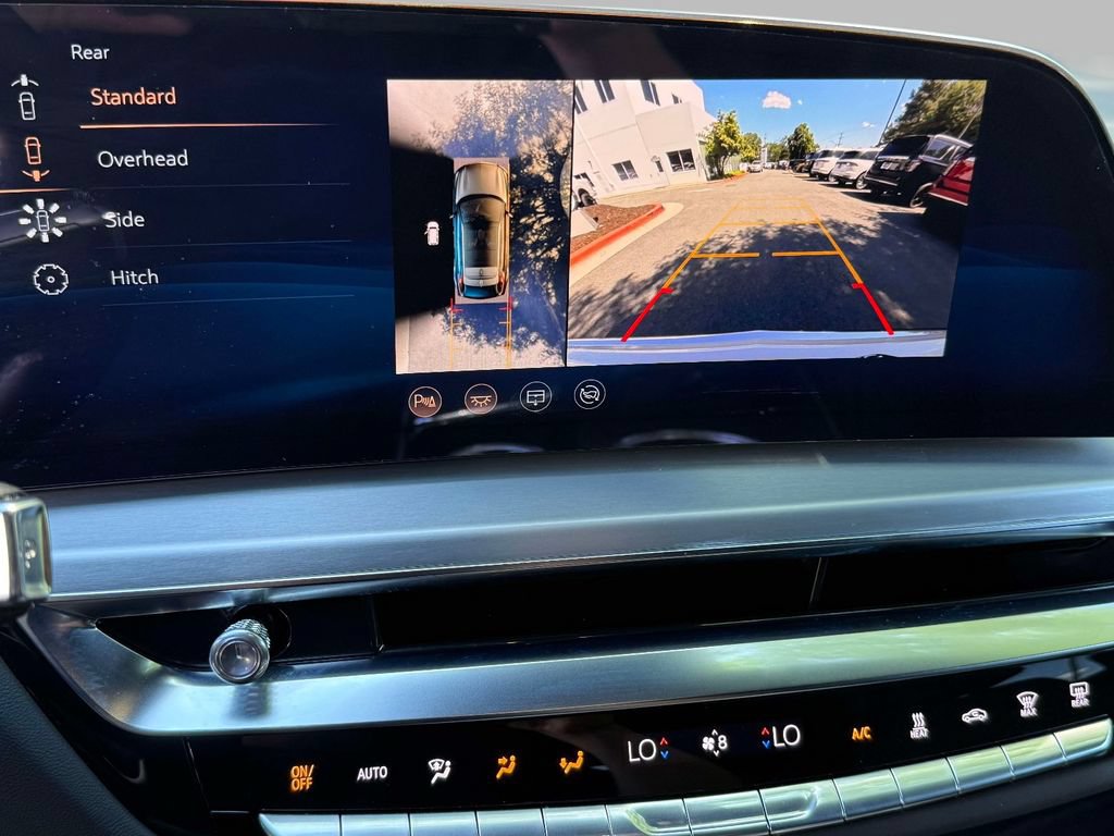Used 2025 Cadillac Lyriq Luxury AWD/4WD image 7