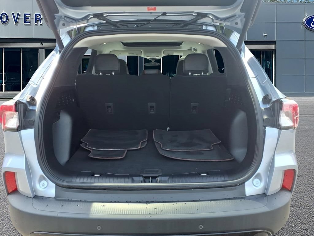 Used 2022 Ford Escape SEL w/ SEL Stealth AWD Package image 18