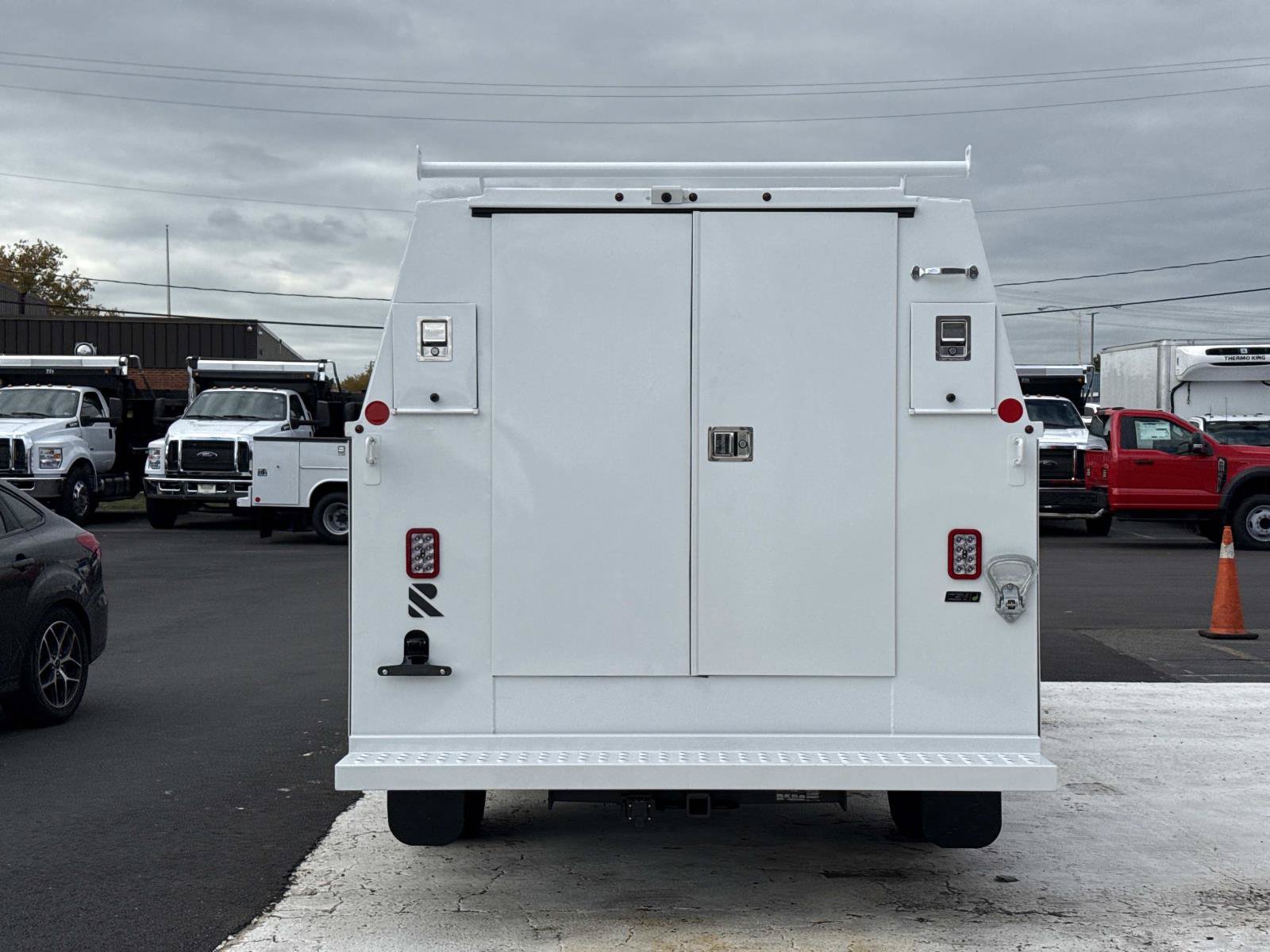 New 2027 Ford E-350 and Econoline 350 Super Duty w/ Power Equipment Group RWD image 4