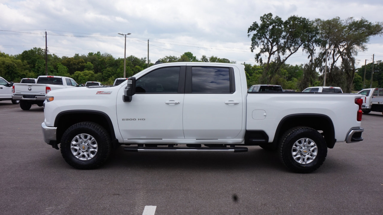Used 2022 Chevrolet Silverado 2500 LT w/ Convenience Package image 3