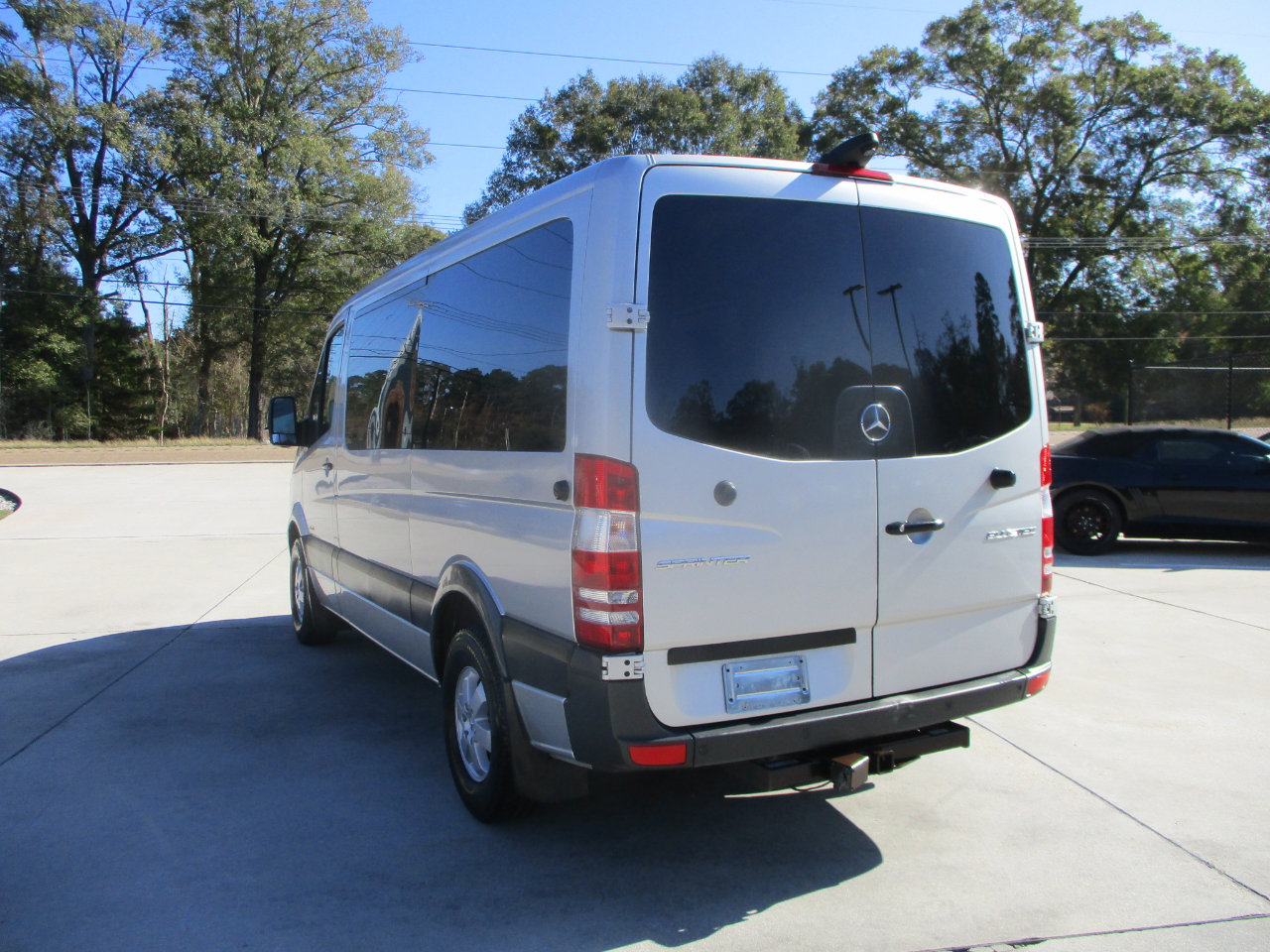 Used 2015 Mercedes-Benz Sprinter 2500 image 12