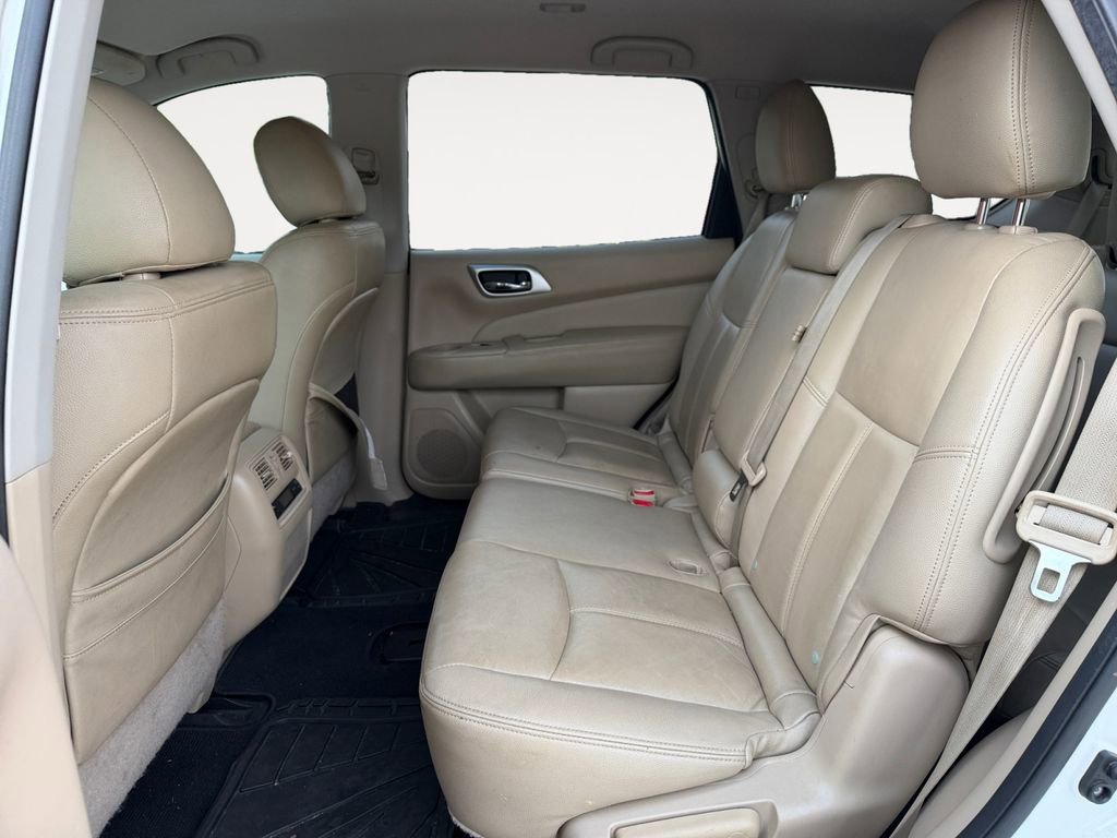 Used 2016 Nissan Pathfinder SV w/ Trailer Tow Package FWD image 13