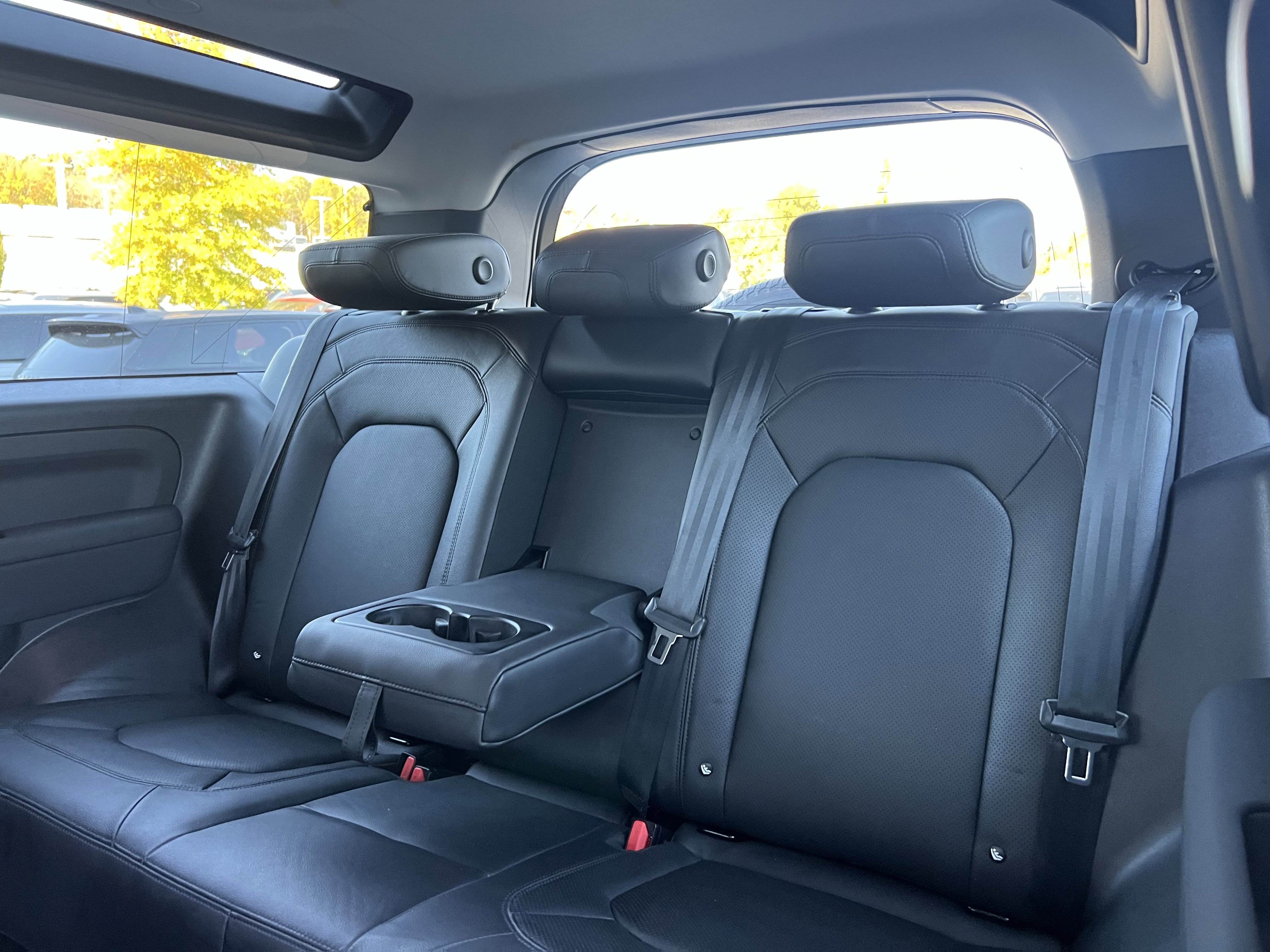 Certified 2023 Land Rover Defender 90 S image 29