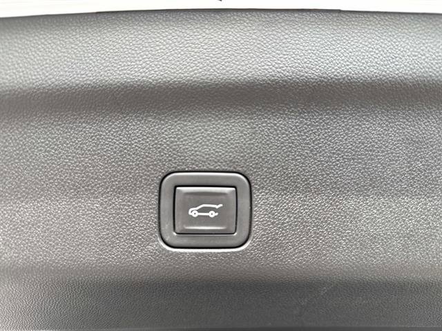 Used 2024 GMC Yukon AT4 w/ AT4 Premium Package image 8