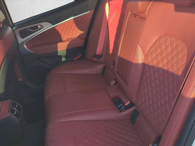 Used 2022 Genesis G70 3.3T Launch Edition RWD image 23
