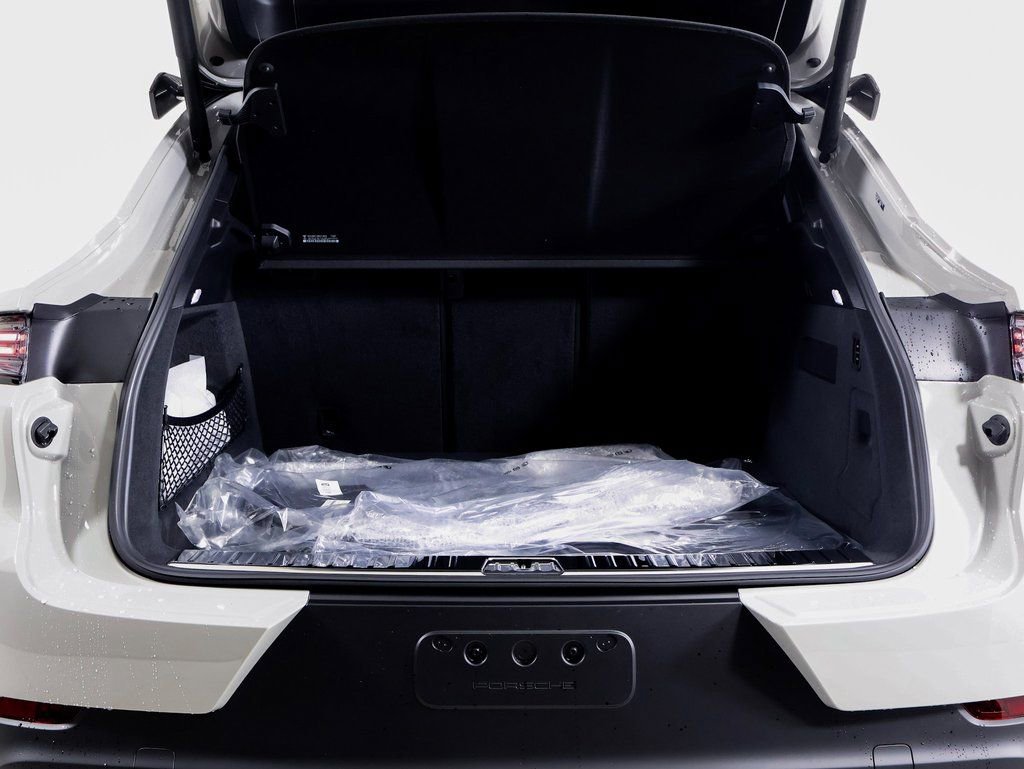 New 2026 Porsche Cayenne Turbo GT image 15