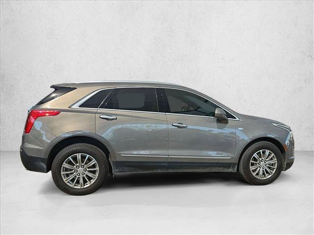 Used 2017 Cadillac XT5 Luxury w/ Driver Awareness Package FWD image 4