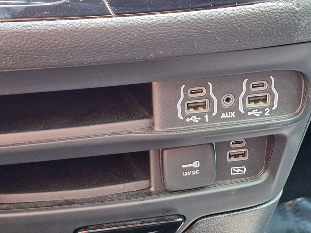 Used 2022 Chrysler Pacifica Touring-L w/ S Appearance Package FWD image 25