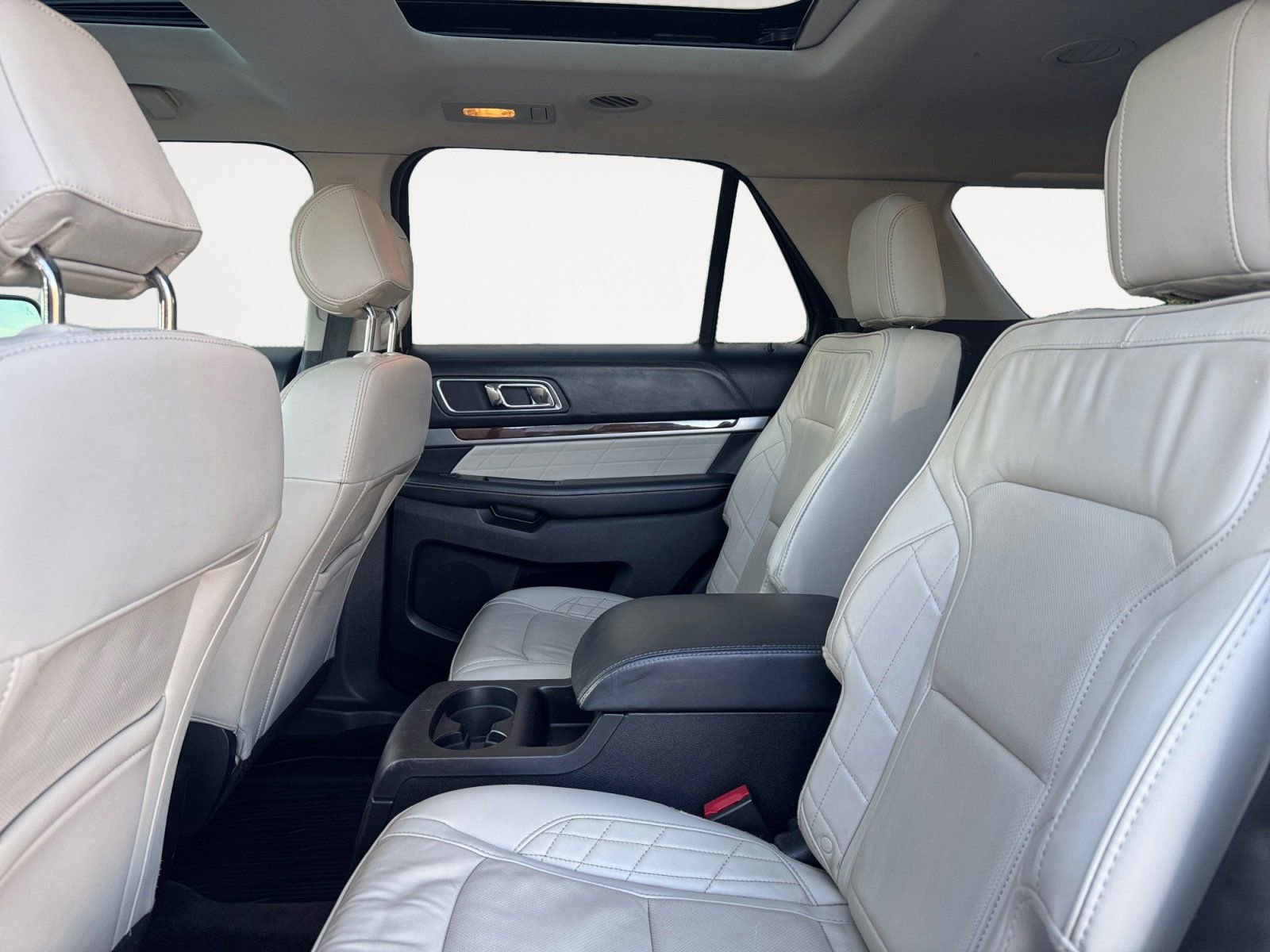 Used 2017 Ford Explorer Platinum image 13