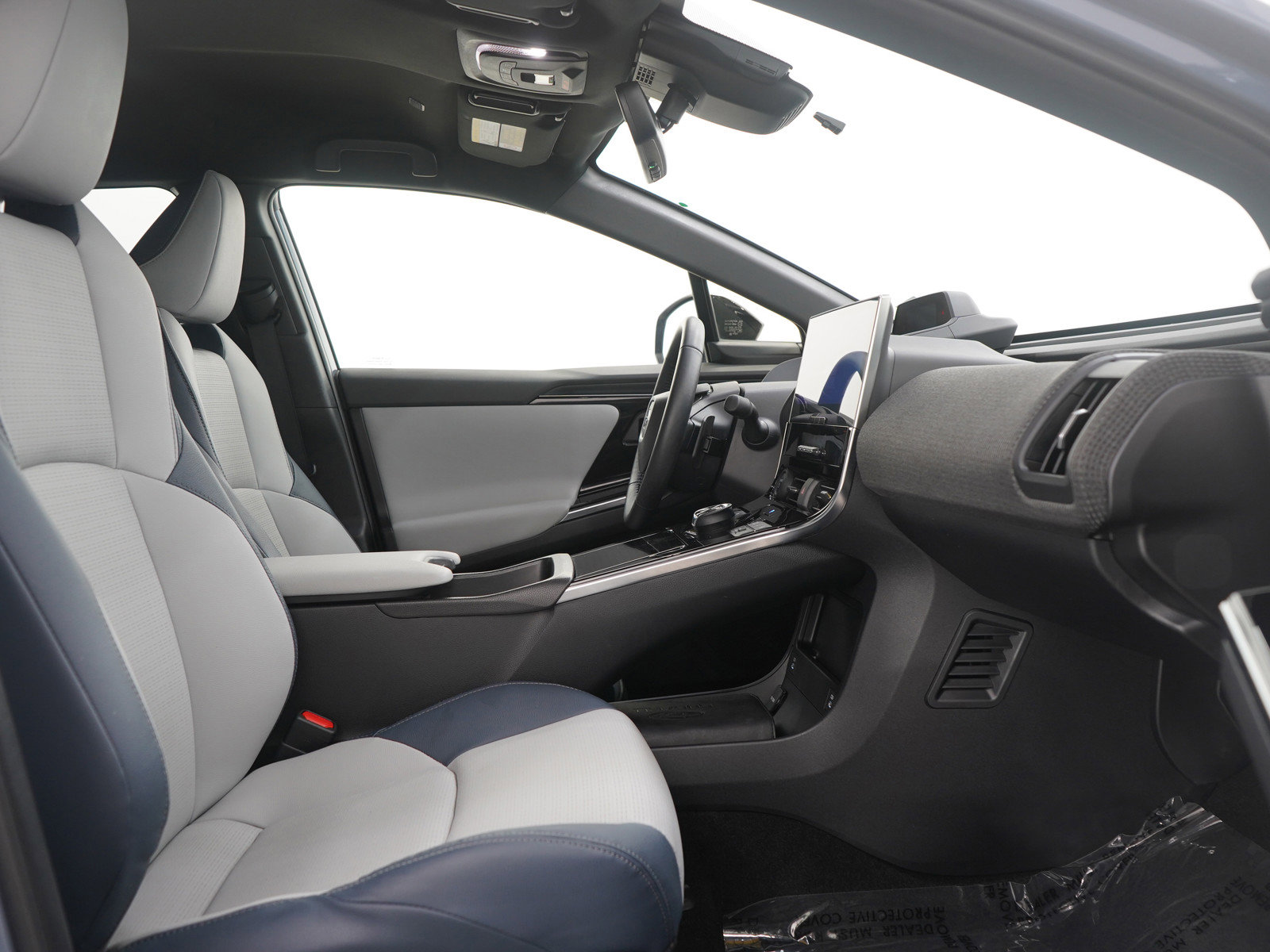 Used 2023 Subaru Solterra Limited image 13