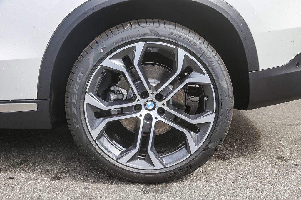 New 2026 BMW X5 sDrive40i w/ Parking Assistance Package RWD image 8