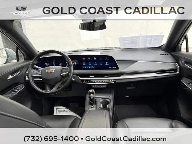 Certified 2024 Cadillac XT4 Luxury w/ Cold Weather Package AWD/4WD image 10