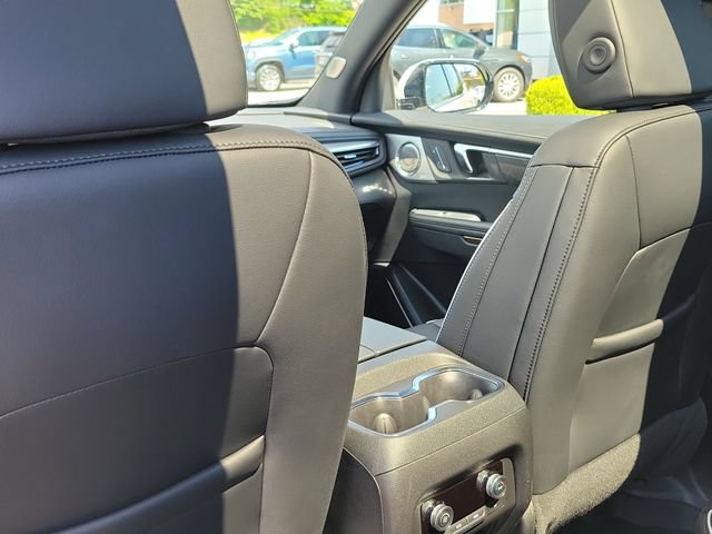 Used 2025 Buick Enclave Avenir w/ Super Cruise Package AWD/4WD image 9
