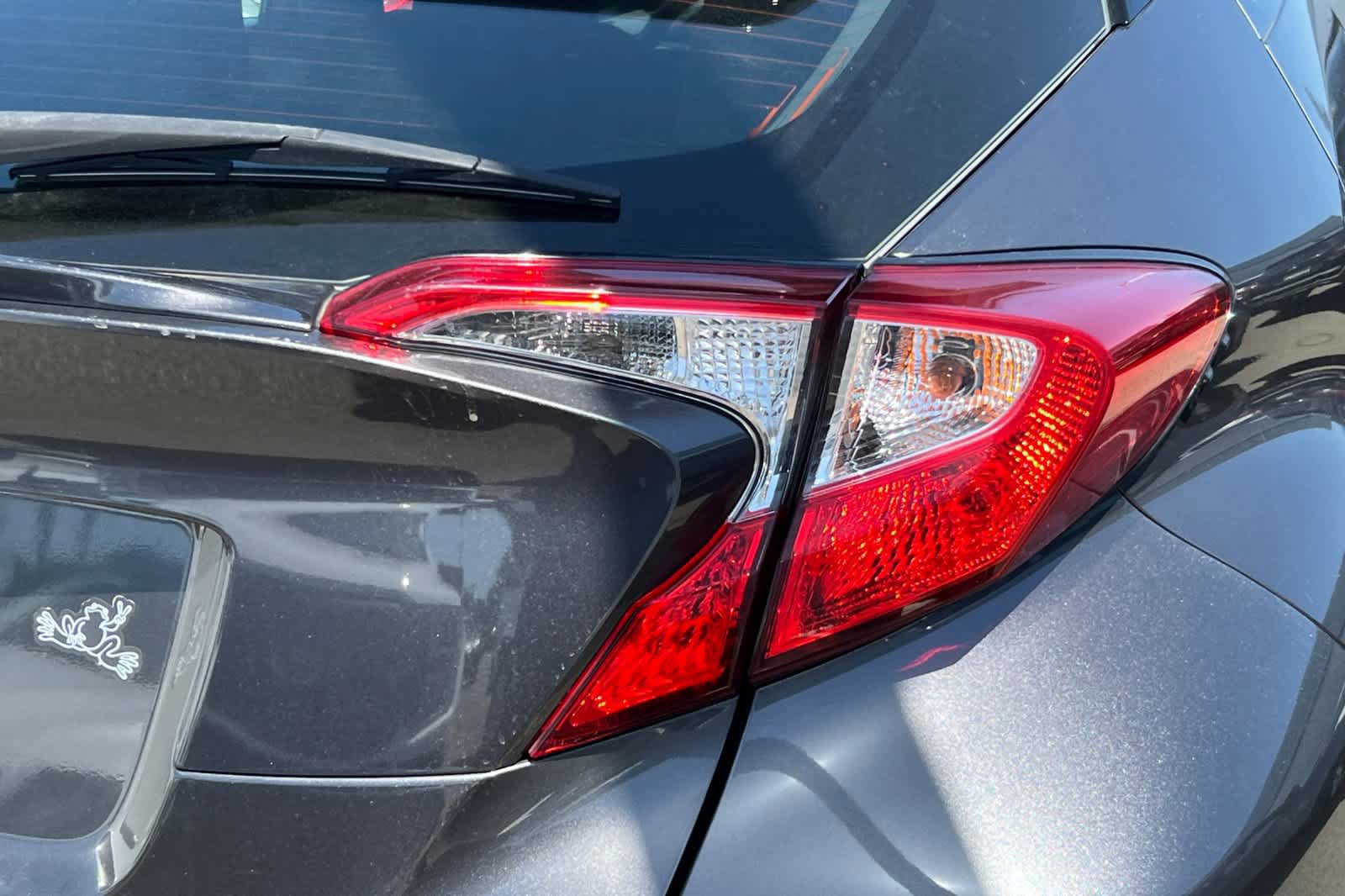 Used 2019 Toyota C-HR LE FWD image 18