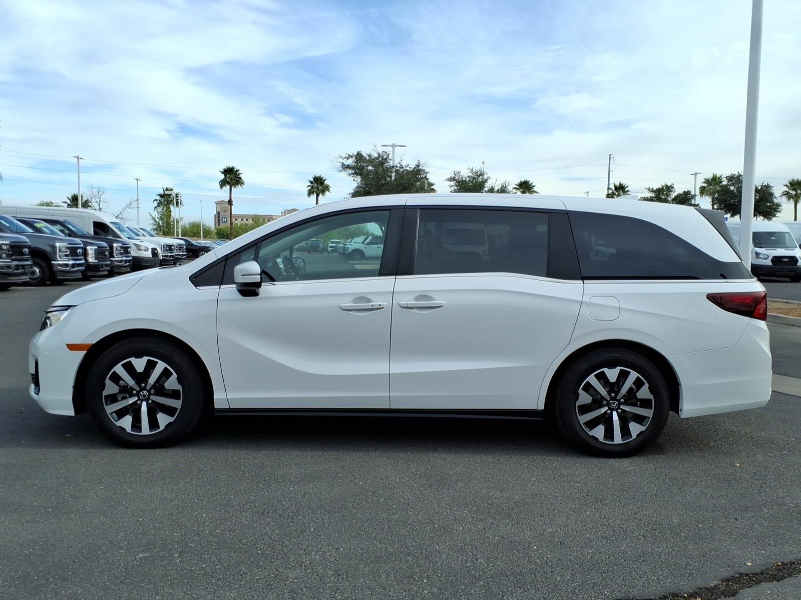Used 2025 Honda Odyssey EX-L image 2