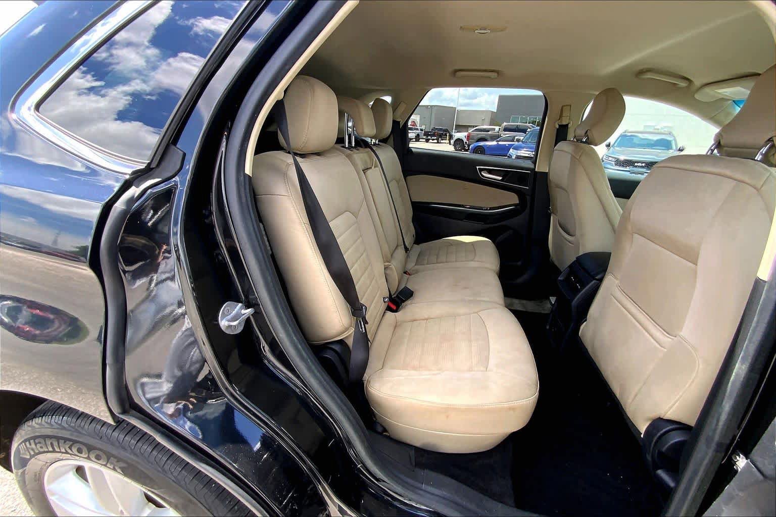 Used 2015 Ford Edge SEL FWD image 19