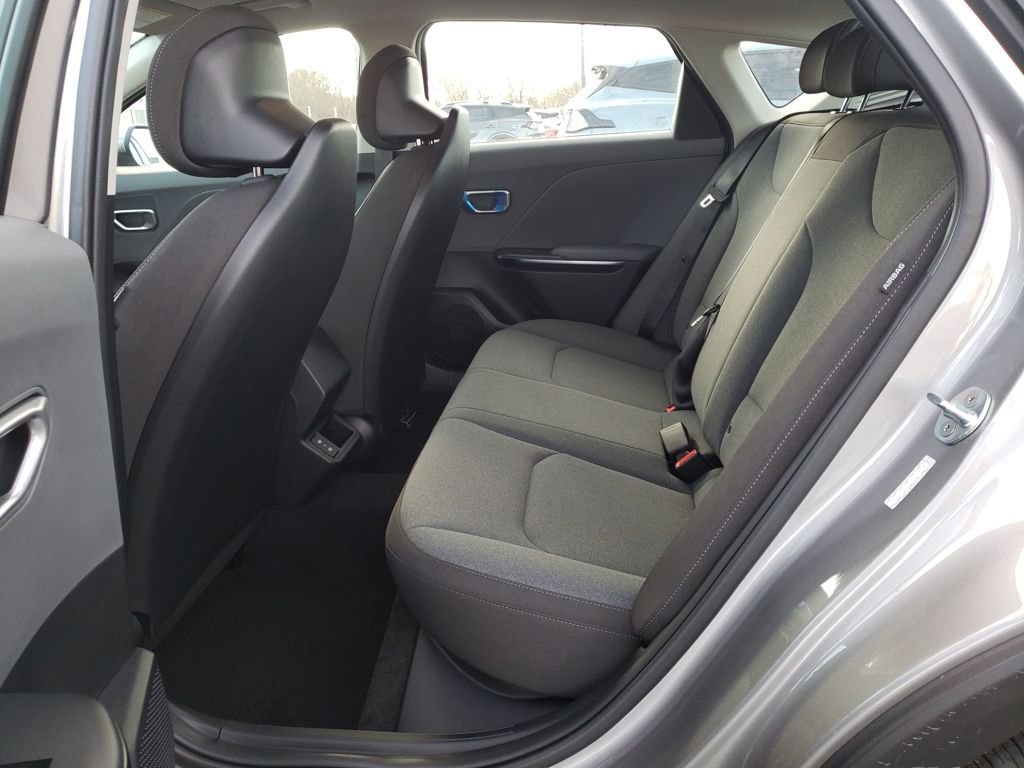 New 2025 Kia K4 LXS image 24