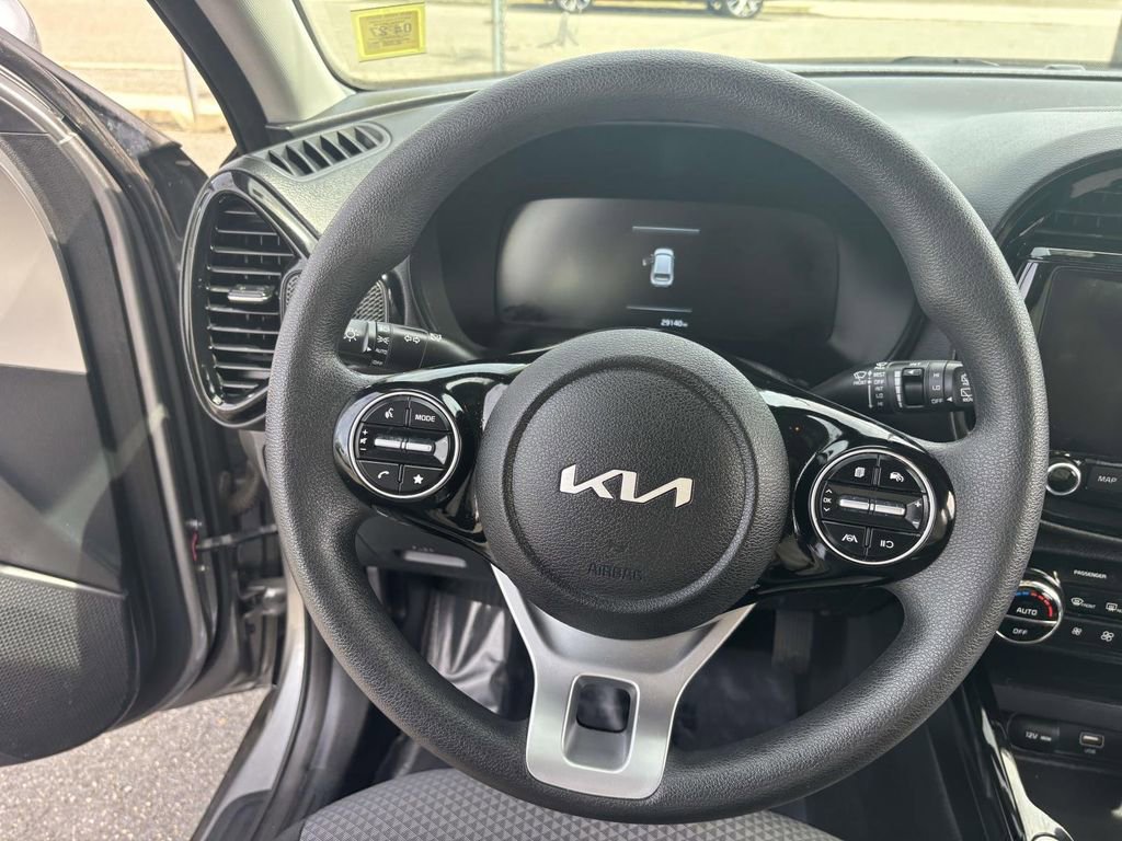 Used 2023 Kia Soul S FWD image 28