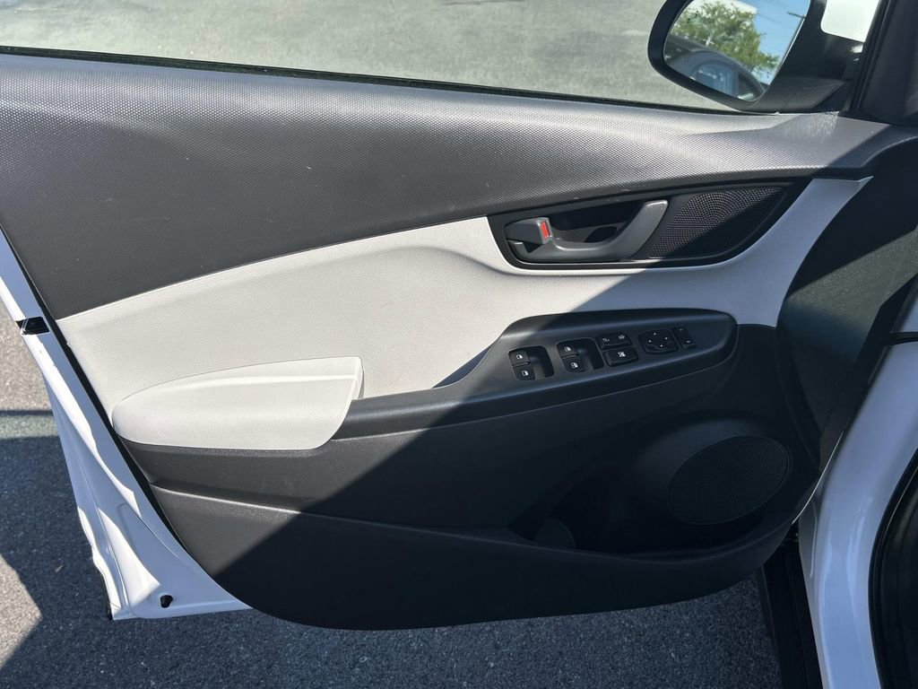 Used 2023 Hyundai Kona SEL FWD image 22