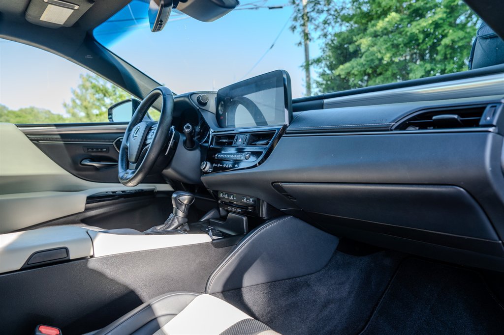 Used 2022 Lexus ES 350 F Sport w/ Accessory Package 2 FWD image 32