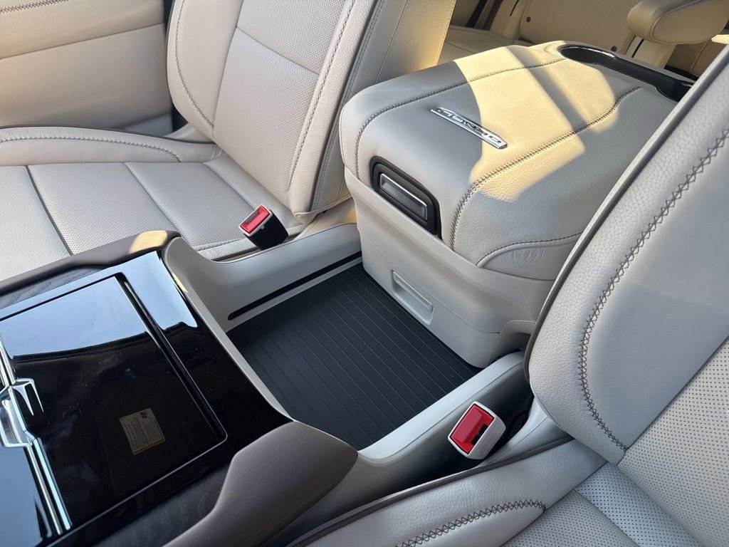 New 2026 GMC Yukon Denali w/ Sun & Power Step Package AWD/4WD image 42