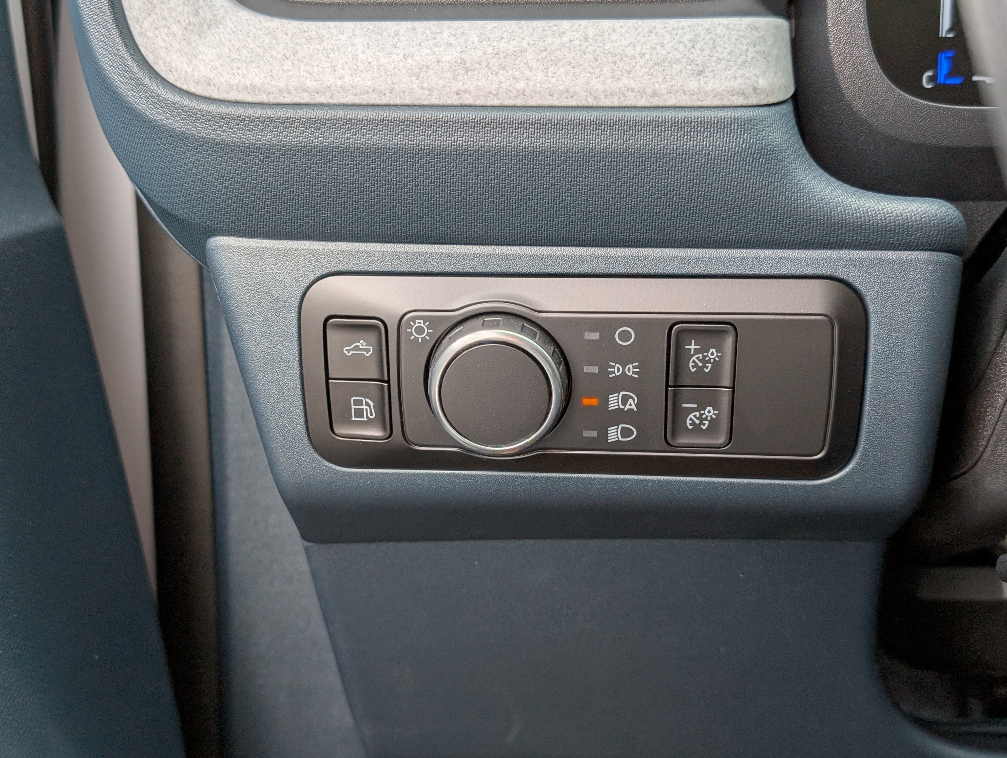 New 2025 Ford Maverick XLT w/ Equipment Group 301A image 15