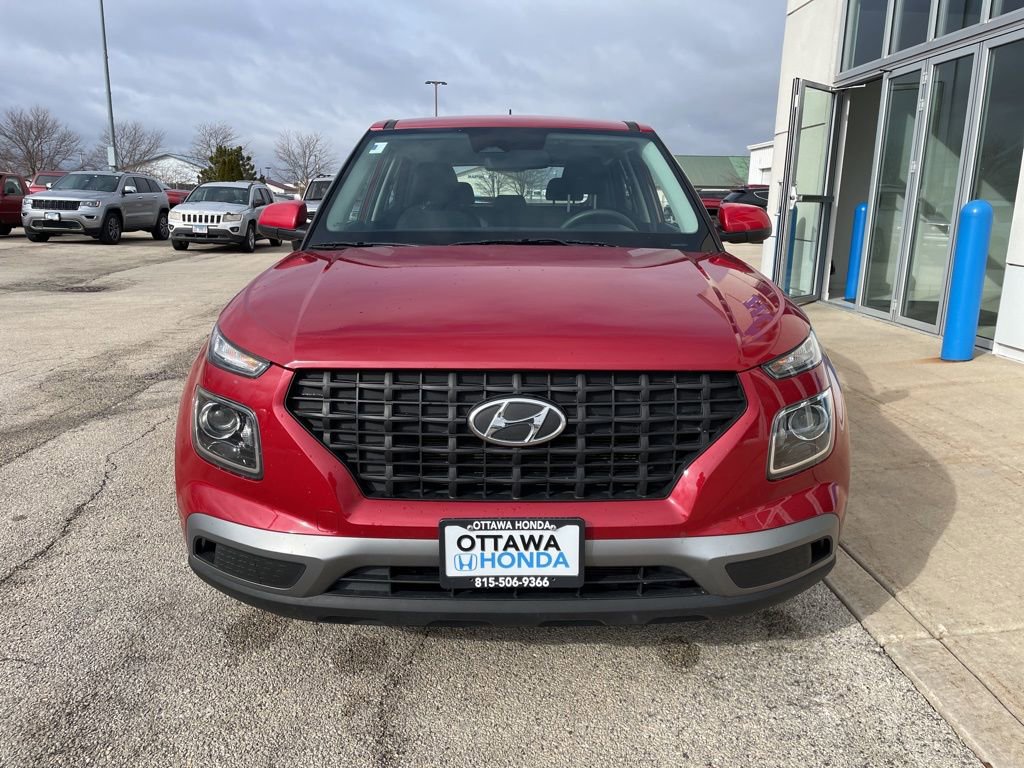 Used 2023 Hyundai Venue SE FWD image 3