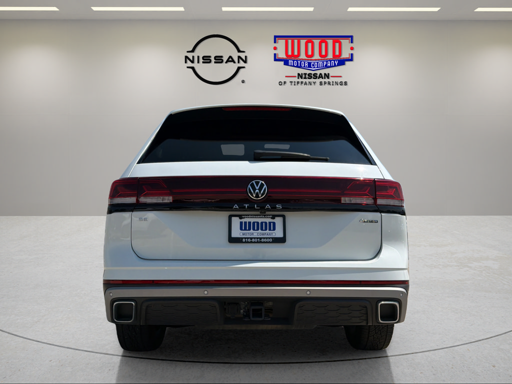 Used 2025 Volkswagen Atlas Peak Edition SE AWD/4WD image 3