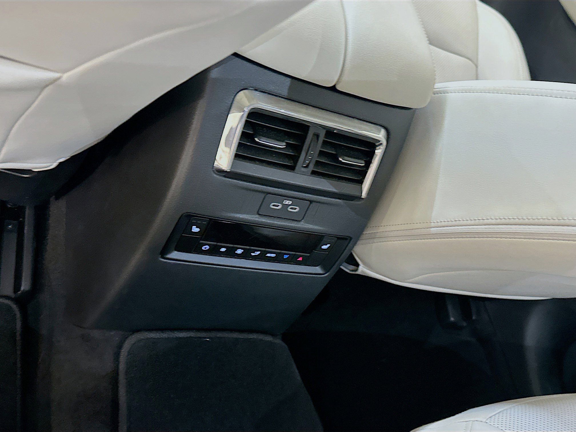 Used 2024 MAZDA CX-90 Plug-In Hybrid w/ Premium Plus image 29