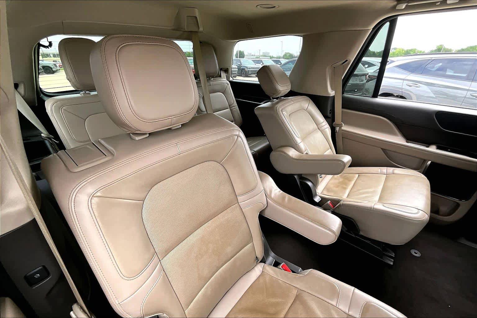 Used 2023 Lincoln Navigator Reserve RWD image 18