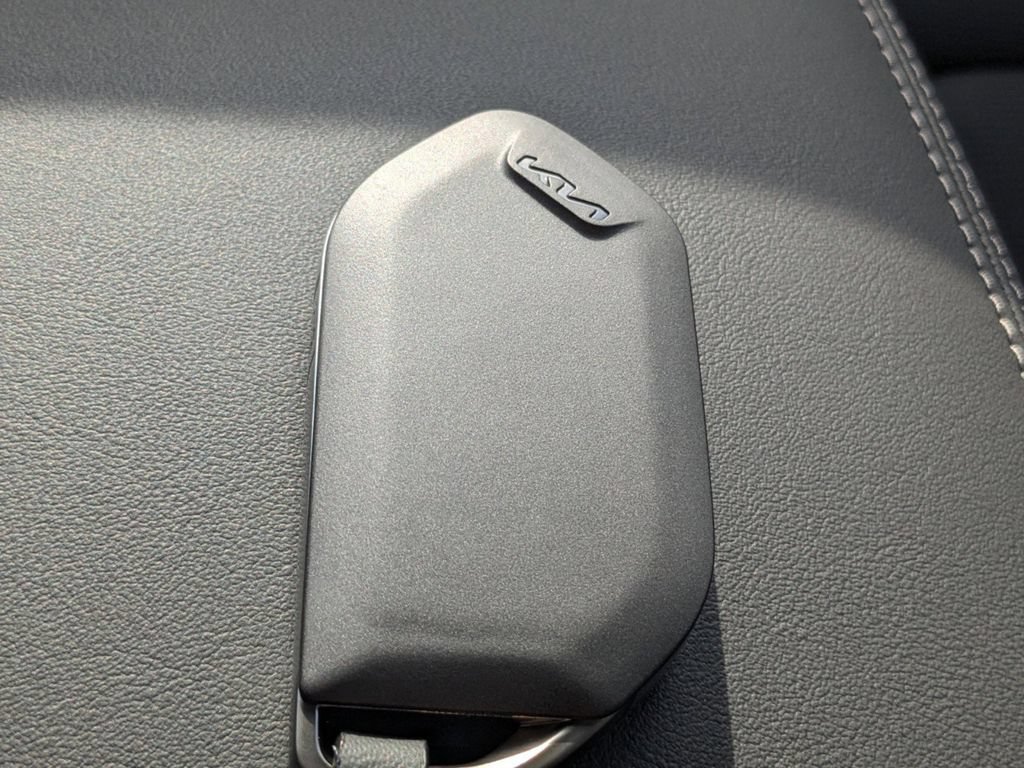 Used 2025 Kia Sorento EX w/ Panoramic Sunroof Package FWD image 30