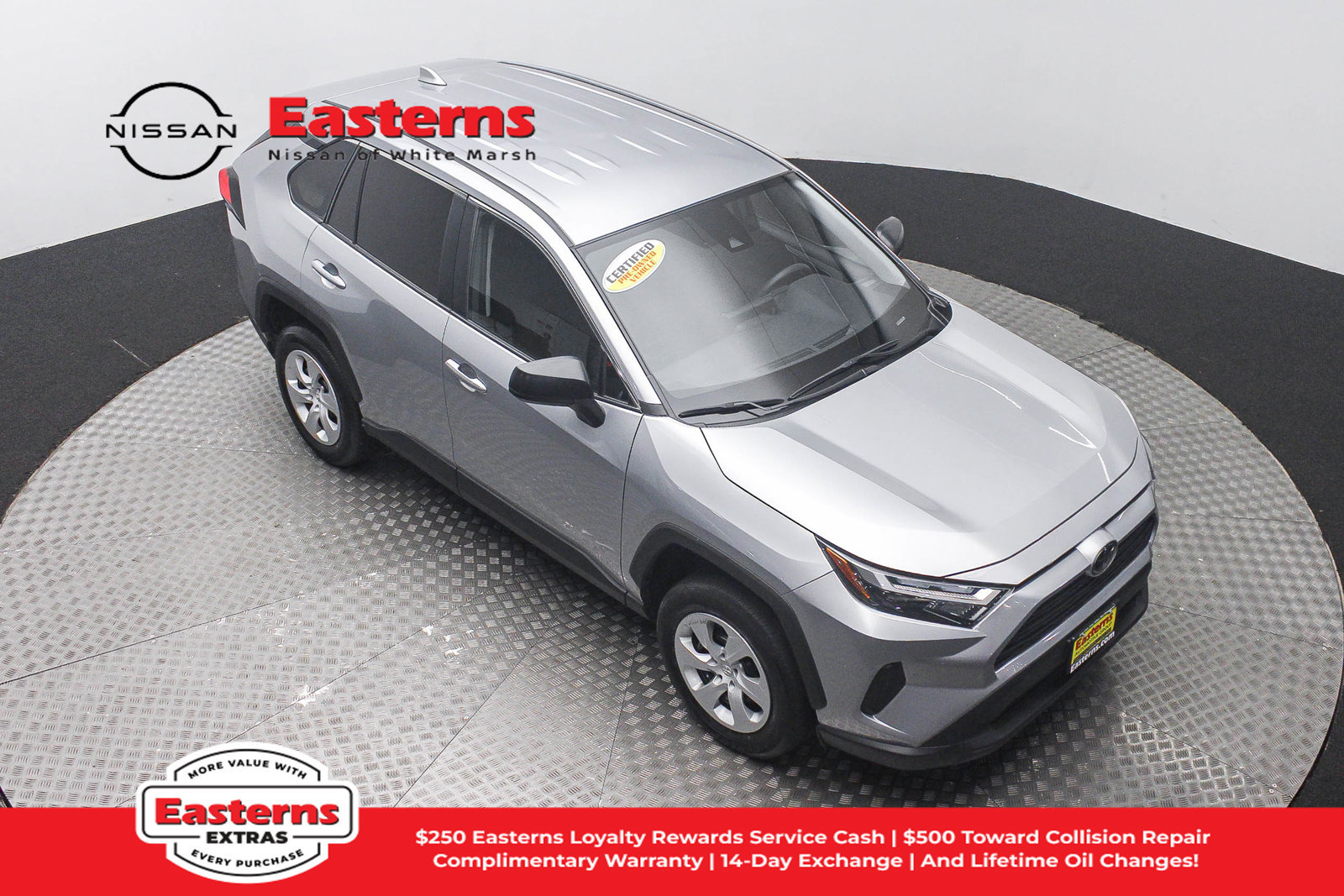 Used 2025 Toyota RAV4 LE AWD/4WD image 3
